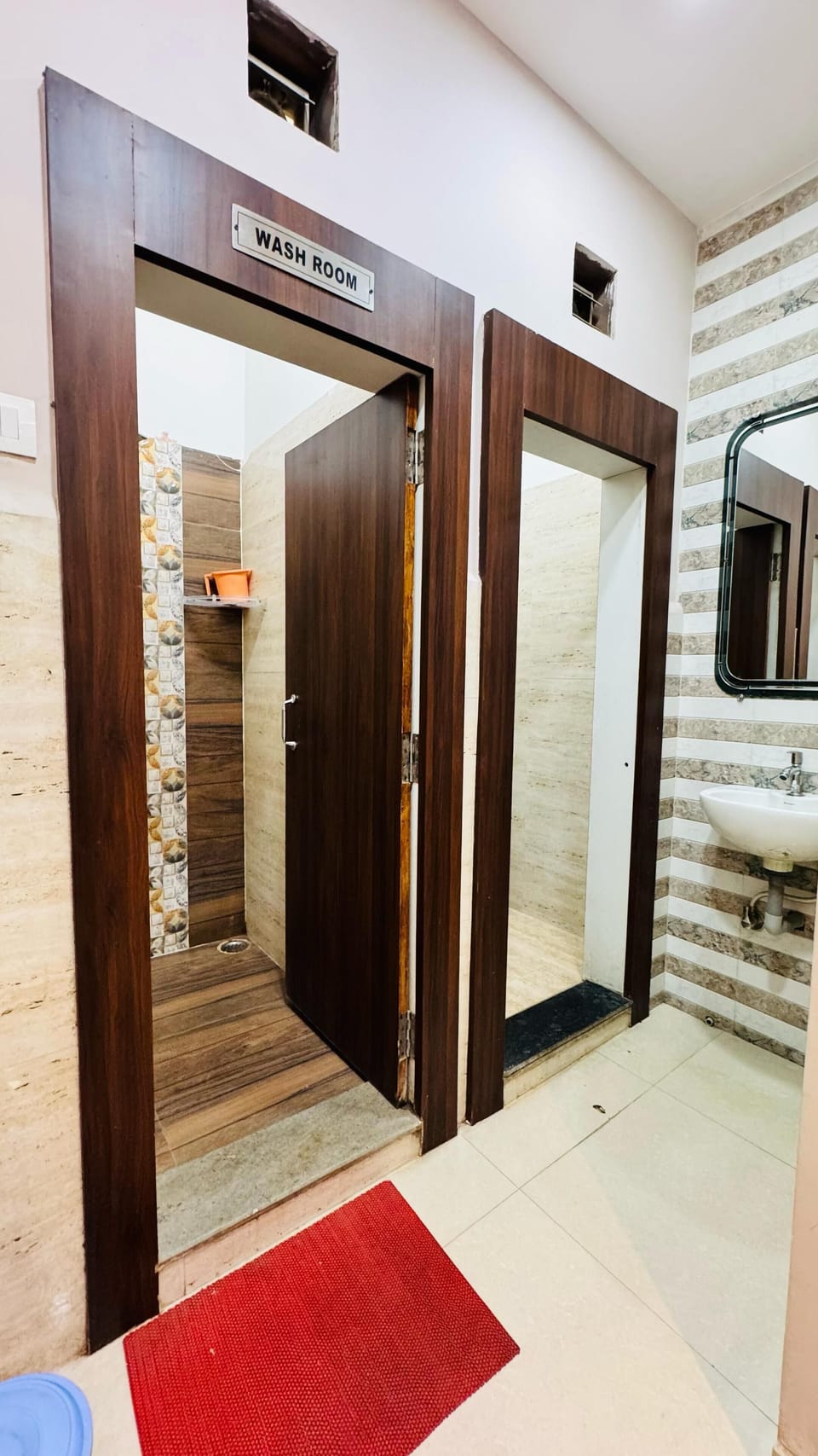 Standard Shared Dormitory | Bathroom | Shower, towels, soap, shampoo