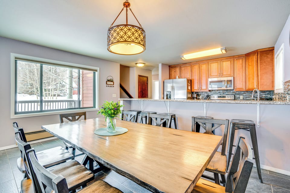 Dining Area | Dishware/Flatware Provided | Free WiFi | 1st Floor