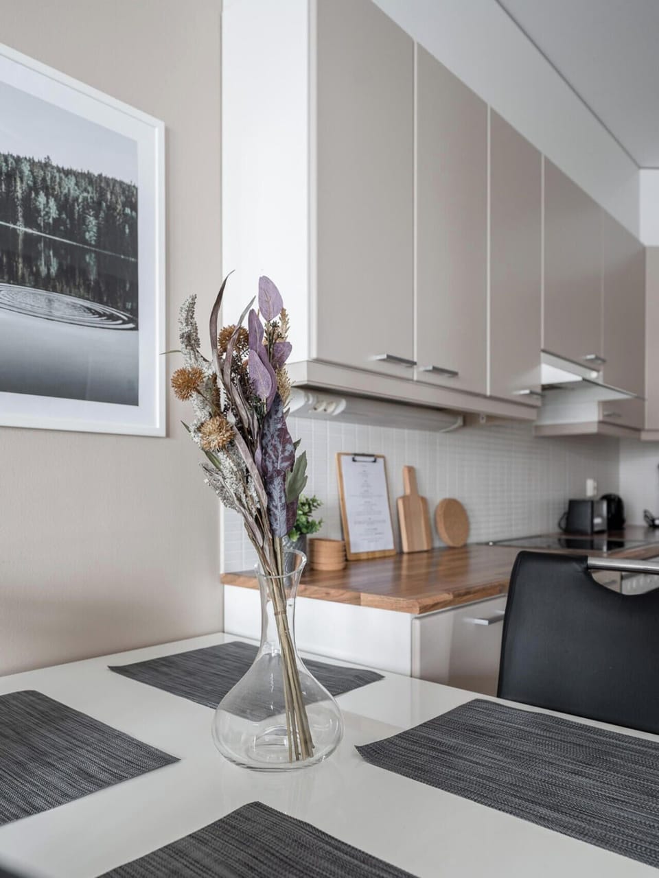The kitchen is fully stocked with modern appliances and essentials, so you can easily prepare everything from a quick breakfast to a full dinner.