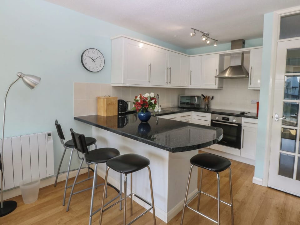 Cottage | Private kitchen | Cookware/dishes/utensils