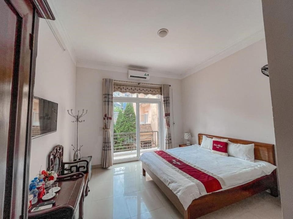 Double Room Single Use | Desk, blackout drapes, free WiFi, bed sheets