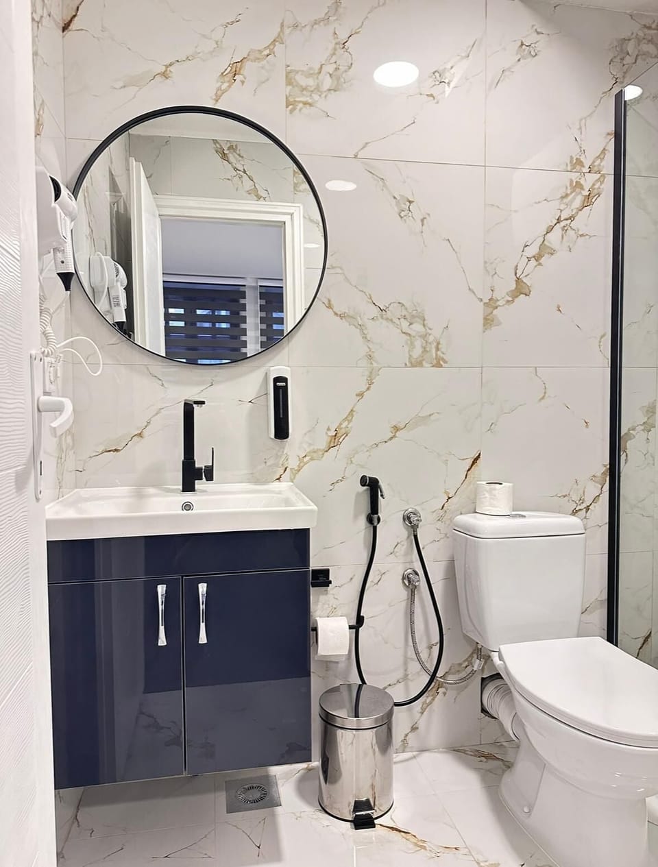 Basic Double Room | Bathroom | Combined shower/tub, hair dryer, bathrobes, slippers