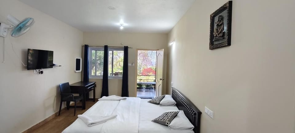 Deluxe Double Room, Balcony | WiFi (free)