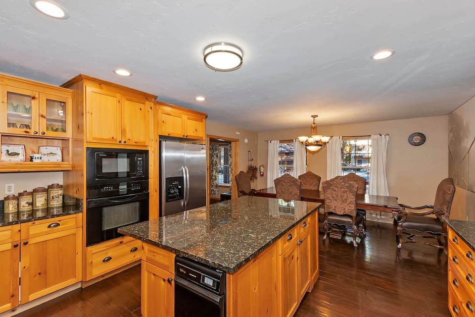 Superior Cabin, Multiple Bedrooms, Hot Tub, Mountain View | Private kitchen | Fridge, microwave, oven, stovetop