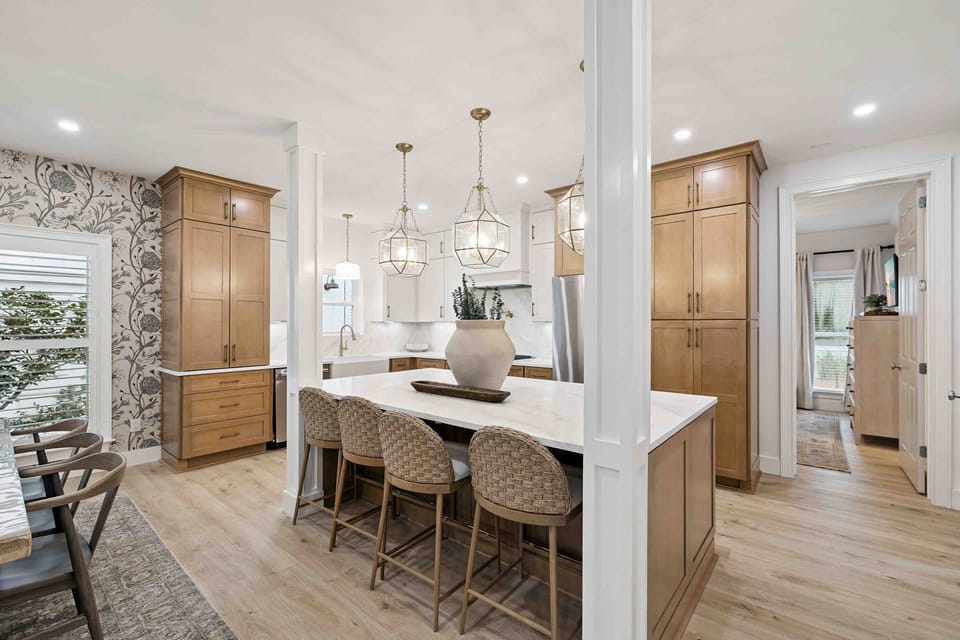 Whether you're cooking for two or ten, this kitchen rises to the occasion.