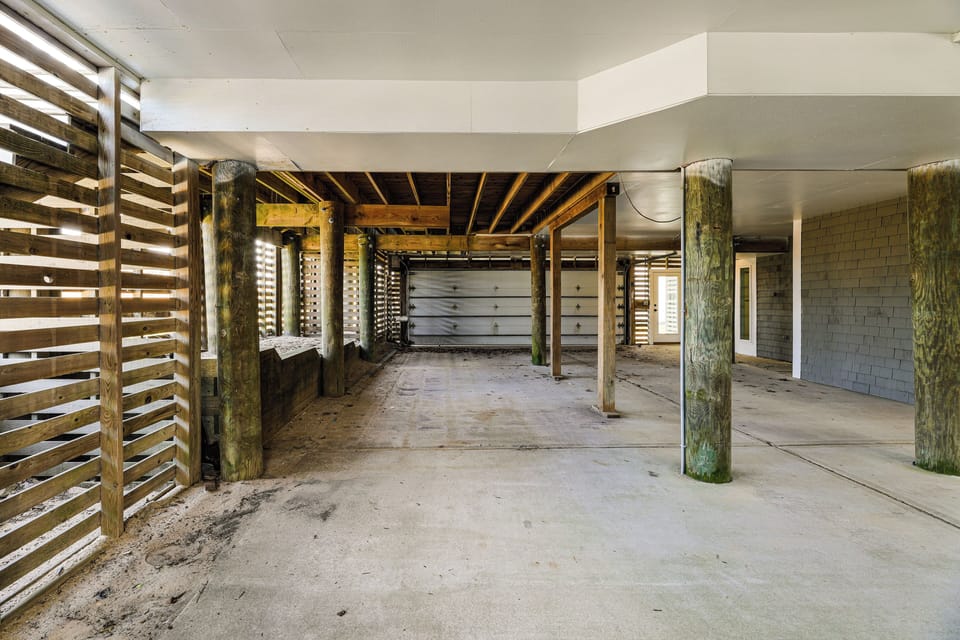 House (5 Bedrooms) | Interior