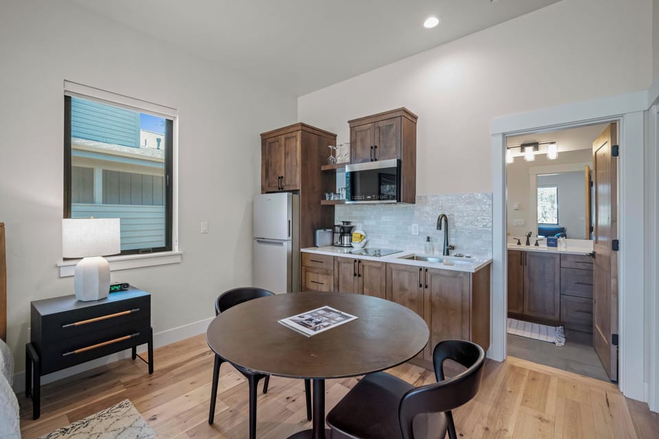 18197 Forestbrook Interior Updates-05