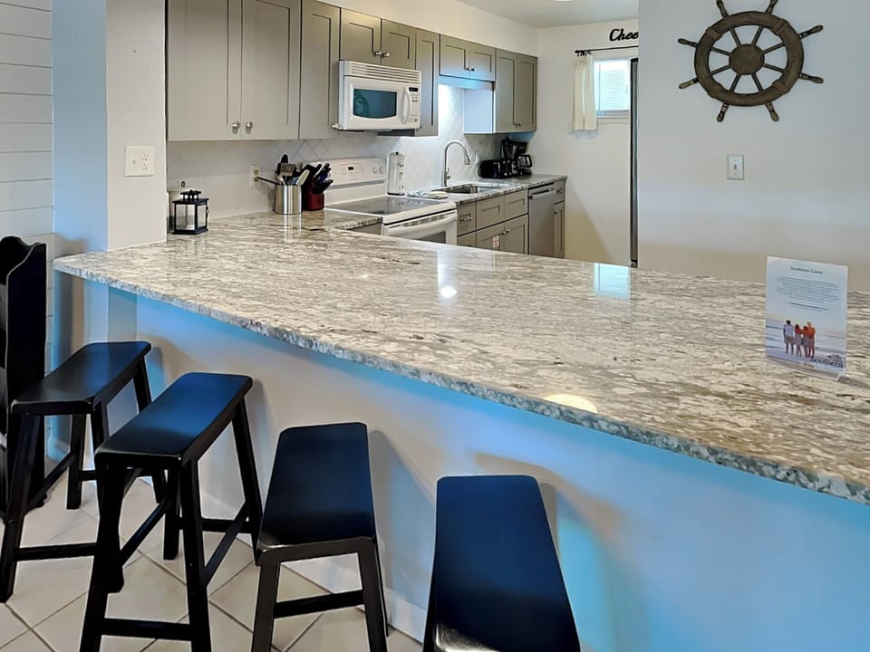 Dining Area - Breakfast Bar Seats Four