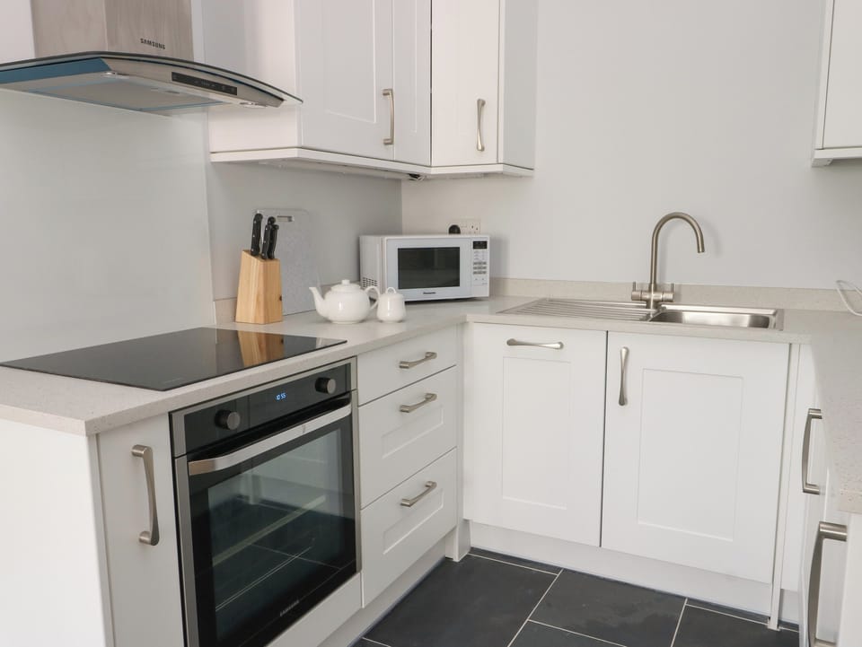Fridge, dishwasher, electric kettle, toaster