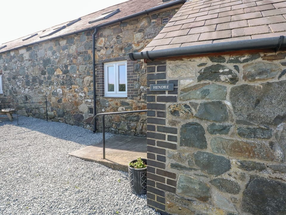 Cottage | Property grounds