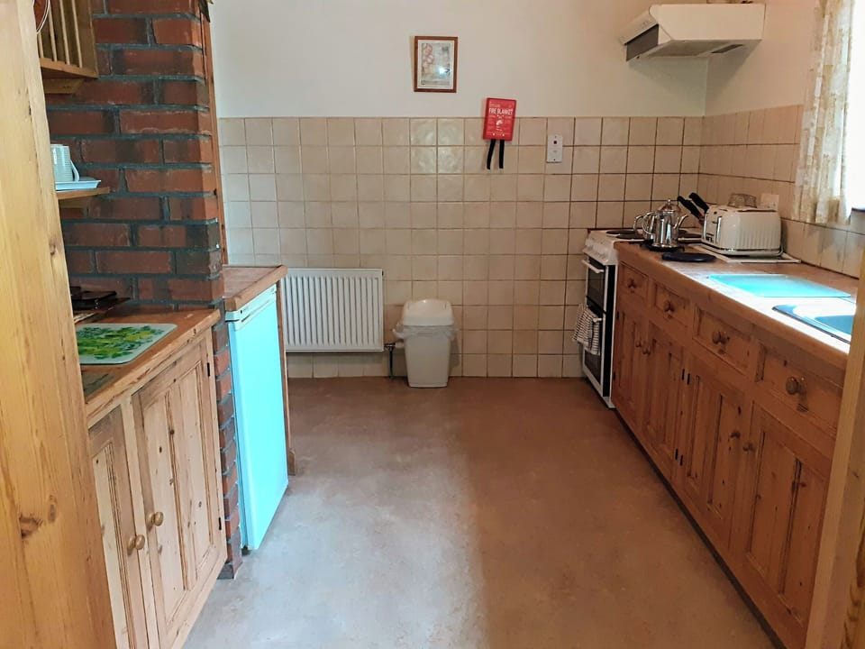 Fridge, dishwasher, electric kettle, toaster