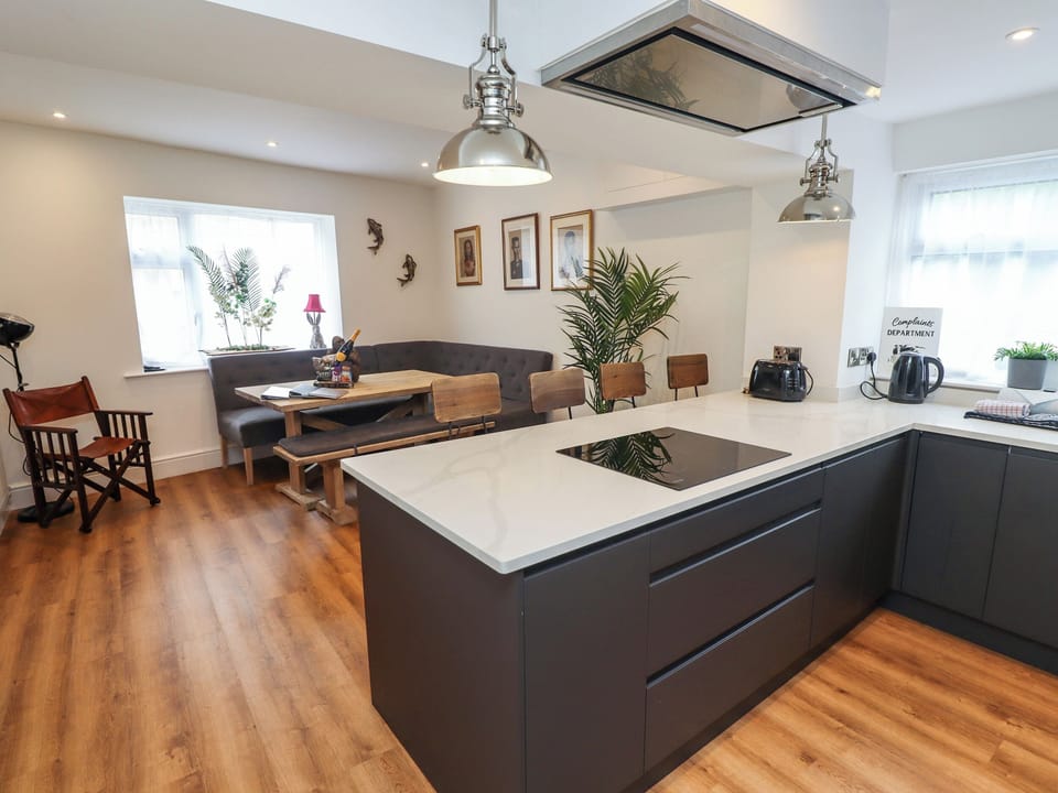 Fridge, dishwasher, cookware/dishes/utensils