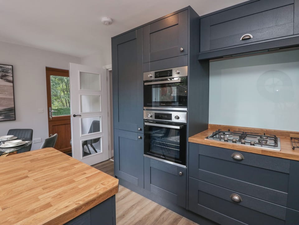 Fridge, dishwasher, electric kettle, toaster