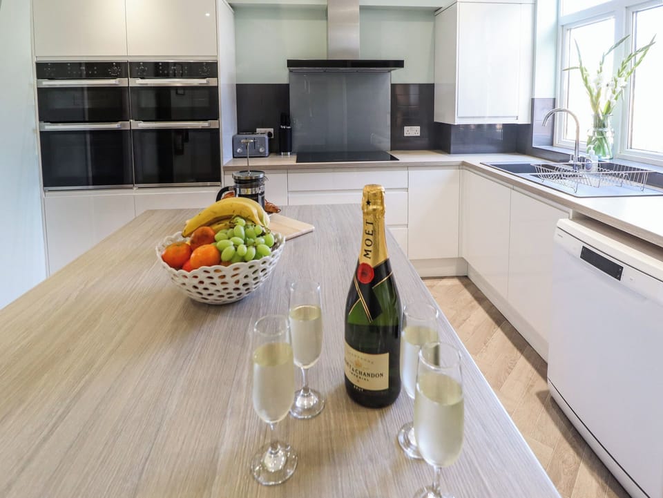 Fridge, dishwasher, electric kettle, toaster