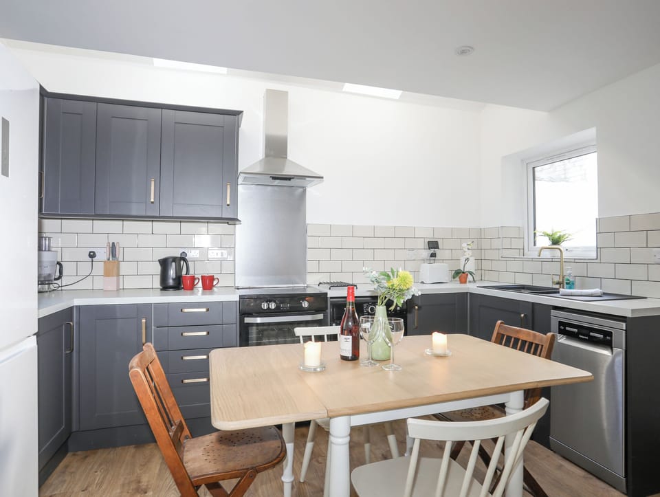Fridge, dishwasher, electric kettle, toaster