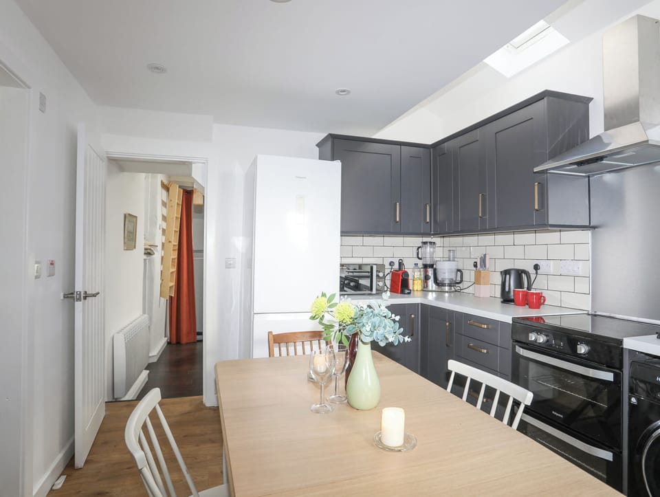 Fridge, dishwasher, electric kettle, toaster