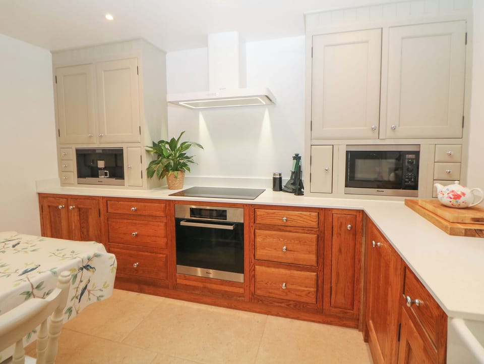 Fridge, dishwasher, electric kettle, toaster