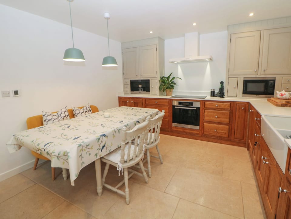 Fridge, dishwasher, electric kettle, toaster