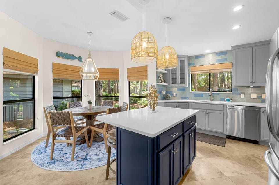 Kitchen & Dining Areas