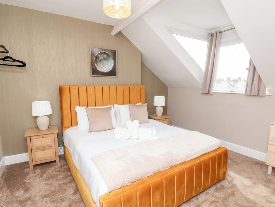 7 bedrooms, individually decorated, individually furnished, free WiFi