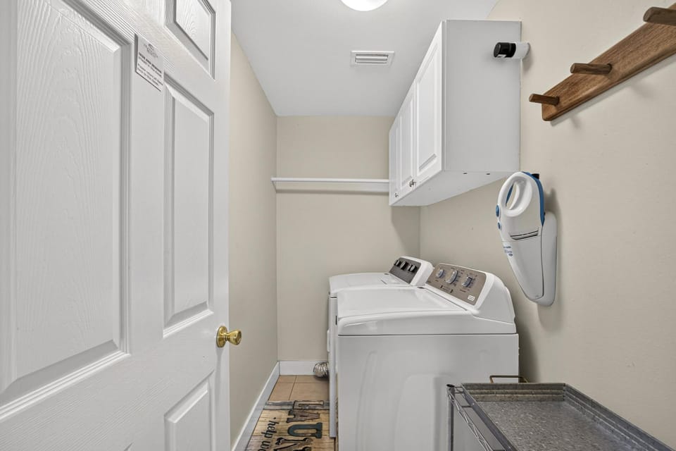 House, Pool View | Laundry