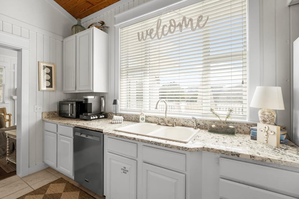 House, Pool View | Private kitchen | Full-size fridge, microwave, oven, stovetop