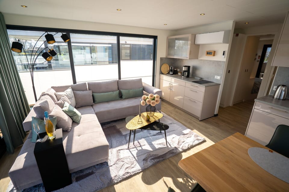 Mobile Home | Living room