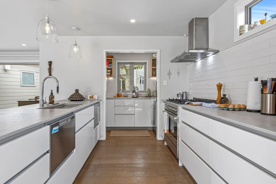 Modern fully equipped kitchen with butlers pantry