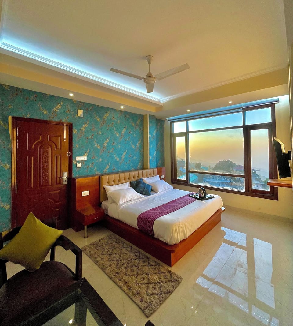Deluxe Room, Valley View | Desk, laptop workspace, free WiFi