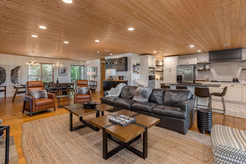 Designer touches make this home a top choice for travelers. 