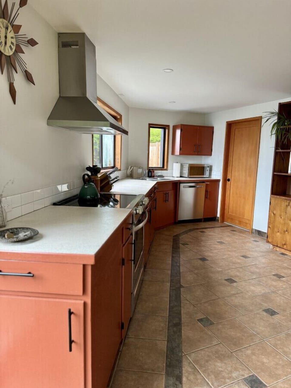 Spacious kitchen with all the necessities