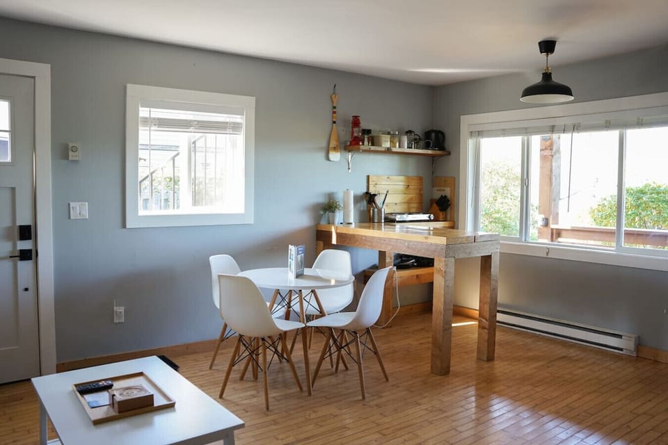 Open concept kitchen, dining and living area