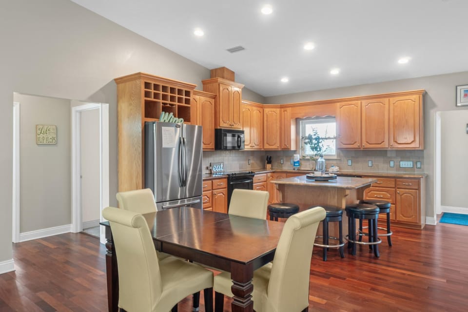 House | In-room dining