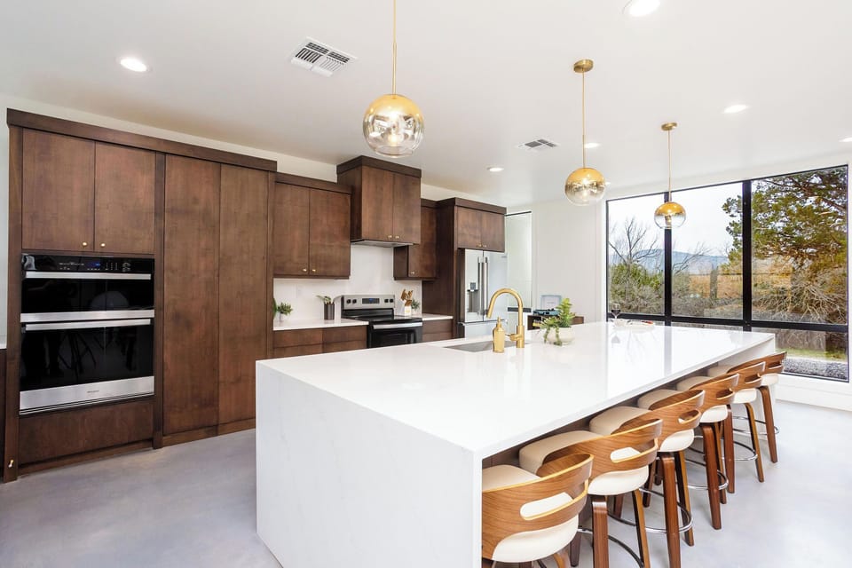 Oversized gourmet kitchen is a chef's dream!