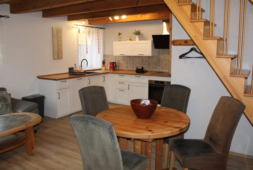 Bungalow | Dining