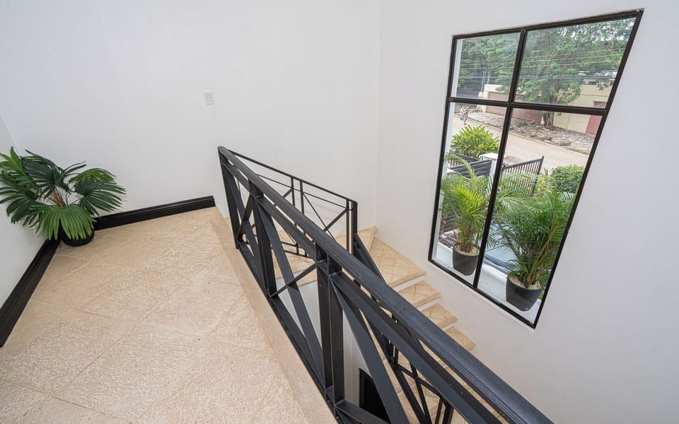 Stair well 