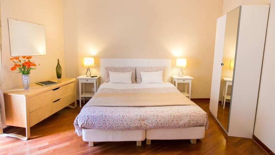 Classic Triple Room | In-room safe, desk, soundproofing, free WiFi