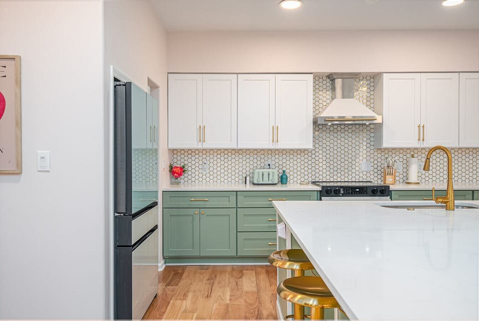 The kitchen features a brand-new Samsung bespoke appliance suite.
