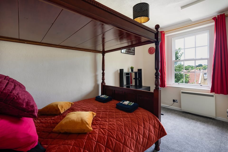 Bedroom 1 - 2