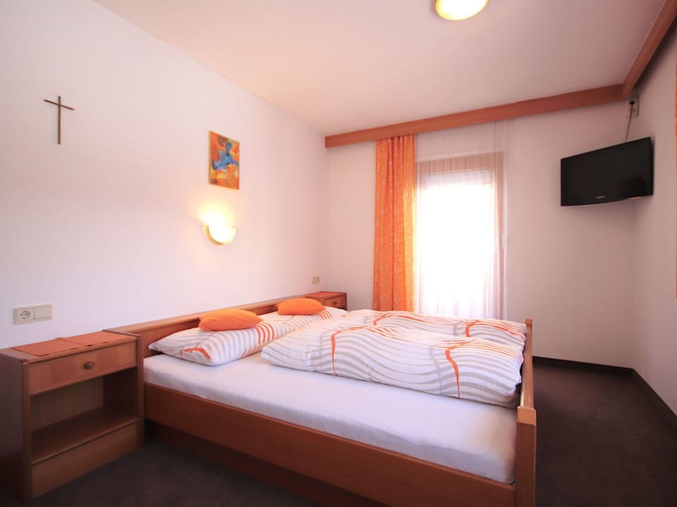 Interior Design, Wall, Furniture, Wood, Bedroom, Bed, Ceiling, Floor, Flooring, Bed Sheet