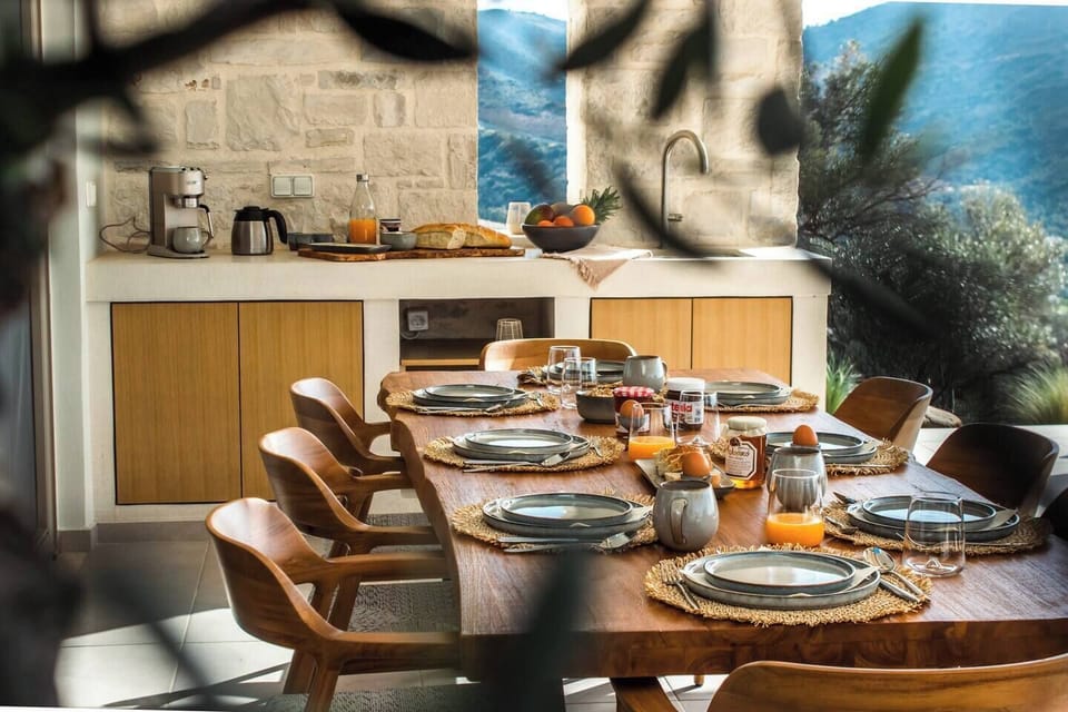 Outdoor Dining Table (1)