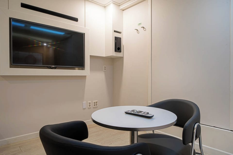 Premium Double Room, Non Smoking | Laptop workspace, blackout drapes, soundproofing, free WiFi