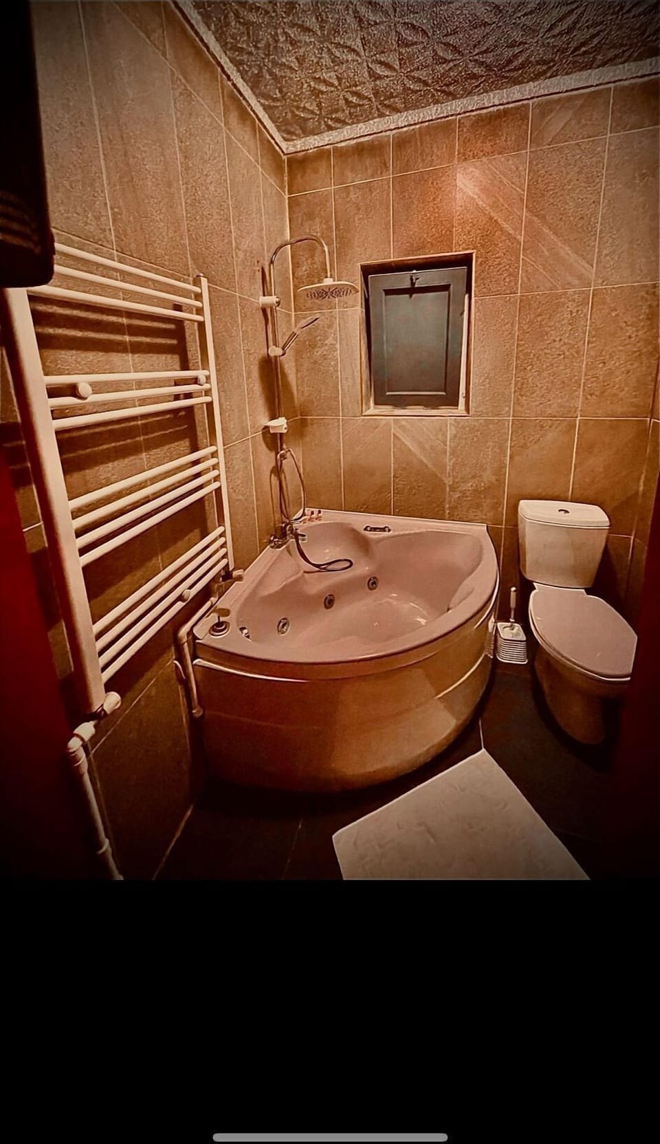 Jetted tub