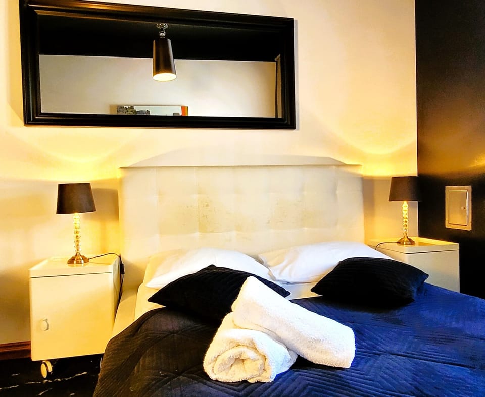 Classic Apartment | Soundproofing, iron/ironing board, free WiFi, bed sheets