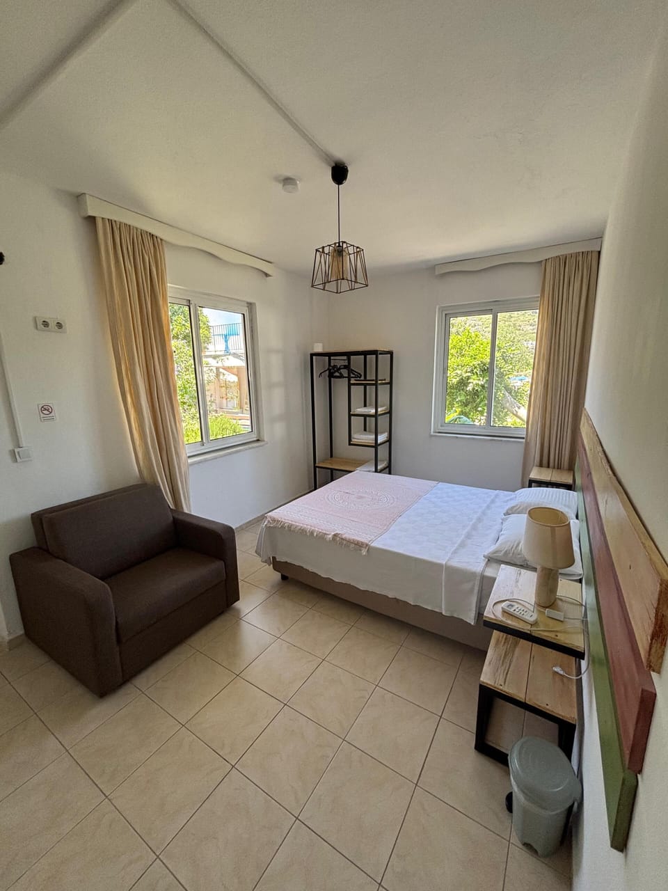 Standard Room, 1 Queen Bed, Garden View, Garden Area