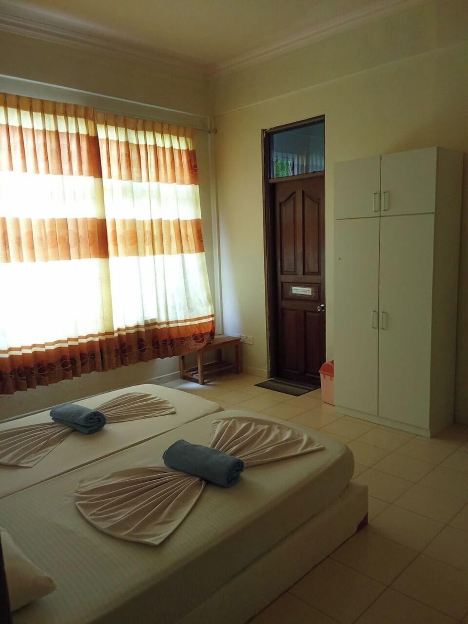Basic Triple Room | Hypo-allergenic bedding, desk, soundproofing, iron/ironing board