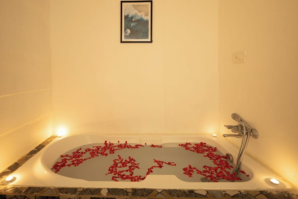 Deluxe Double Room | Bathroom