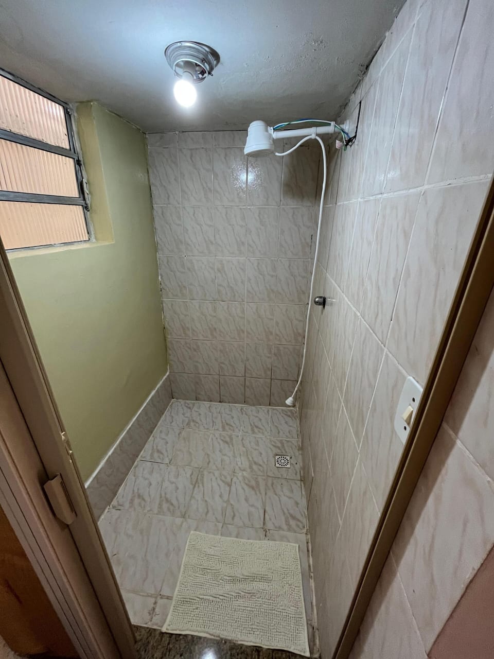 Family Room, Courtyard View | Bathroom | Shower, toilet paper