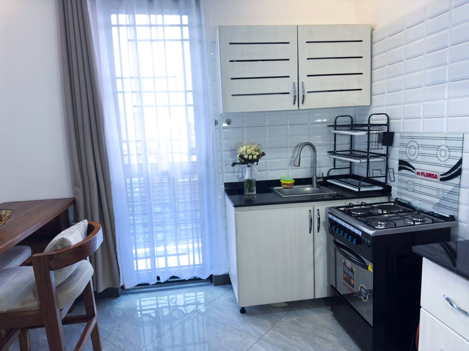 Comfort Apartment, Hill View | Private kitchen | Fridge, microwave, cookware/dishes/utensils