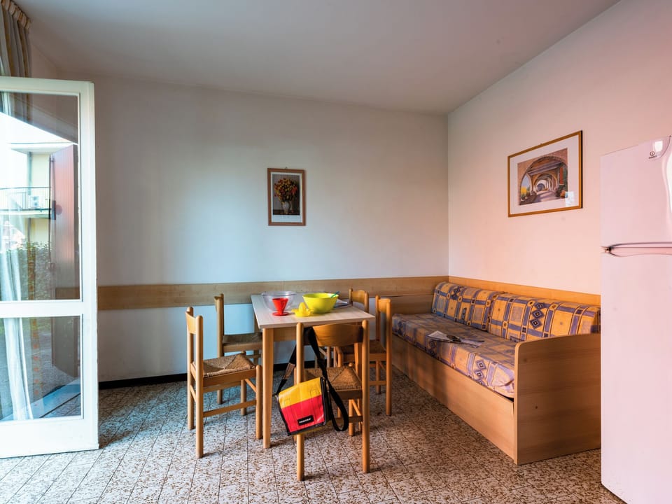 Apartment, 2 Bedrooms, Balcony, Garden View | Interior